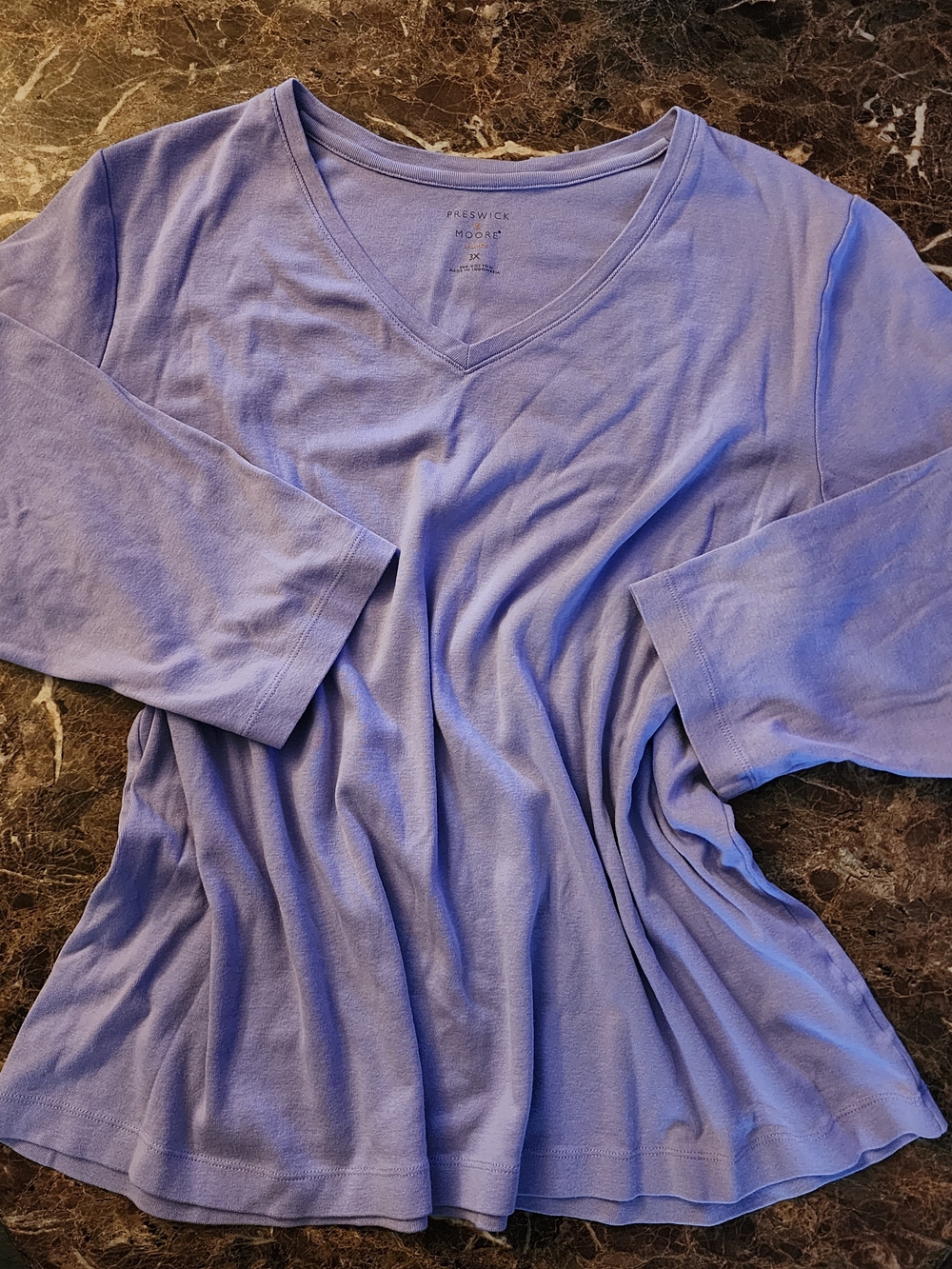 Lavender V-Neck 3/4 Sleeve Top